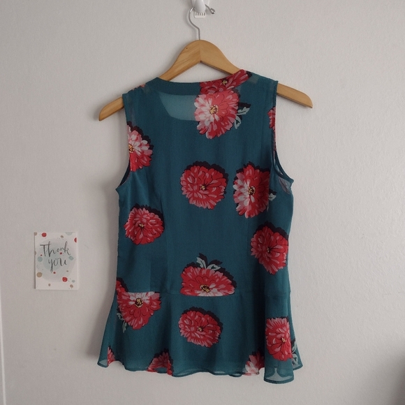 cabi short sleeve floral print top in bluegreen small - Picture 7 of 10